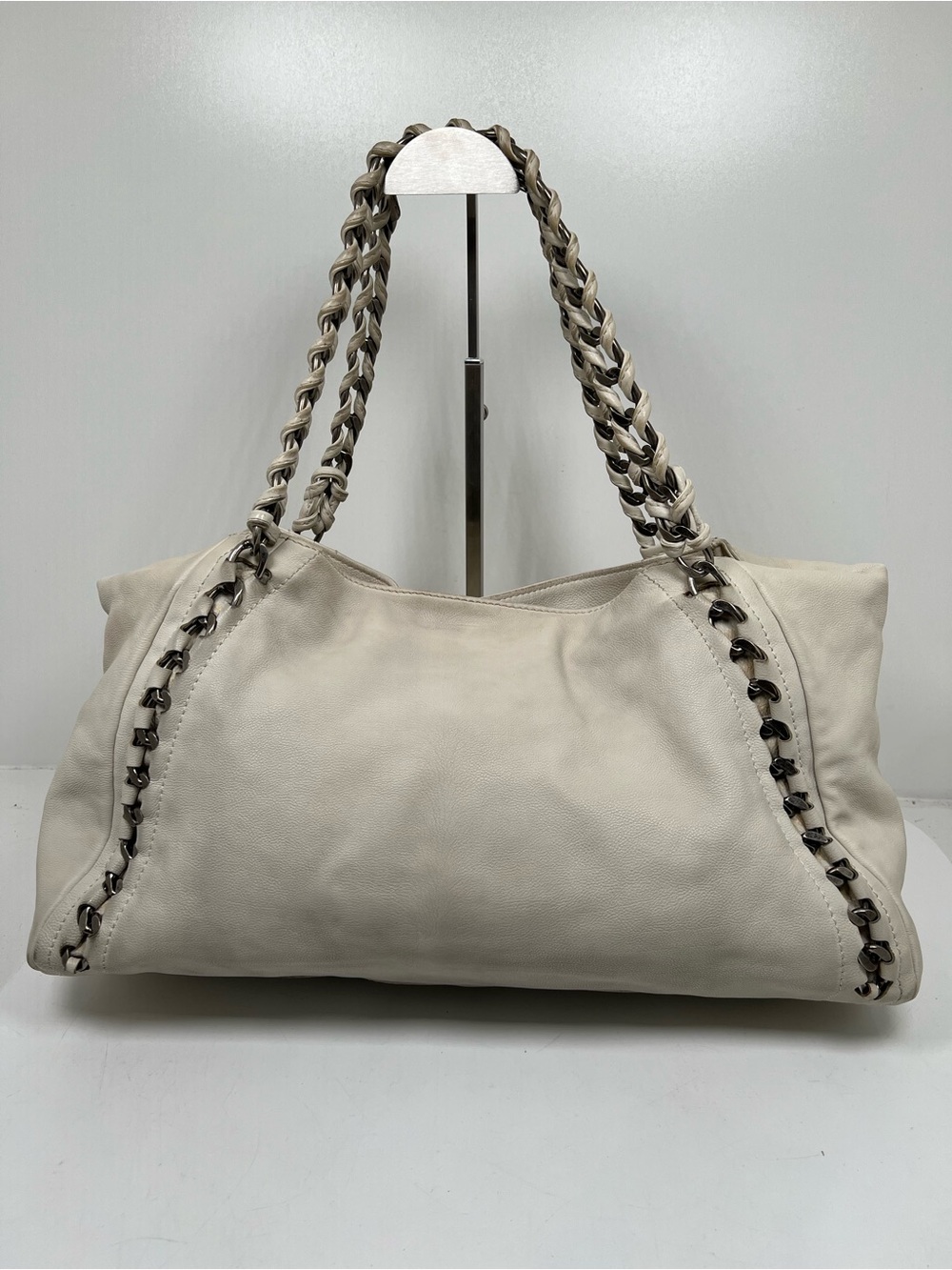 Authentic CHANEL 2005 White Caviar Modern Chain East West Leather Tote - Picture 2 of 15